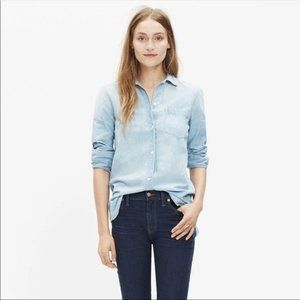 Madewell Women's Light Wash Long Sleeve Button Up